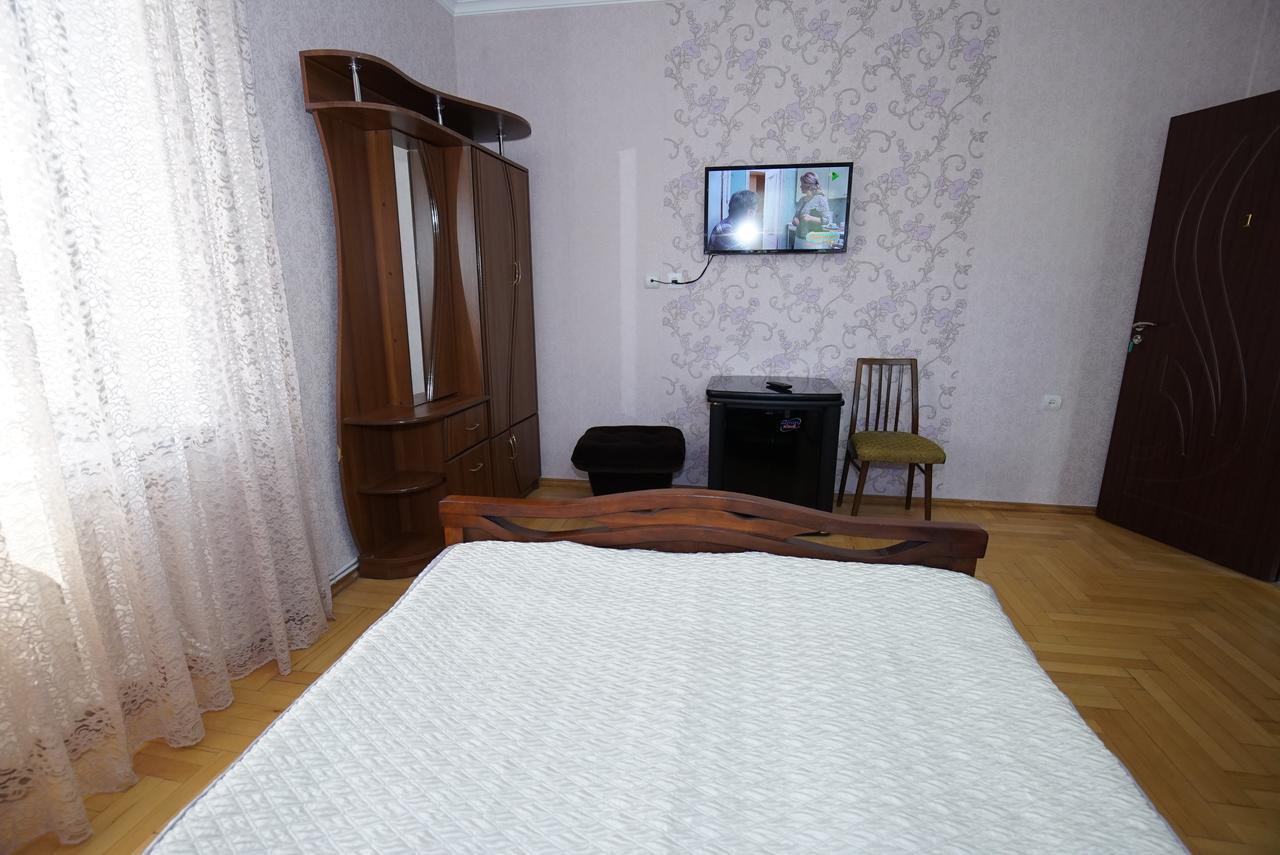 Nice House In The Heart Of The City Erivan Exterior foto