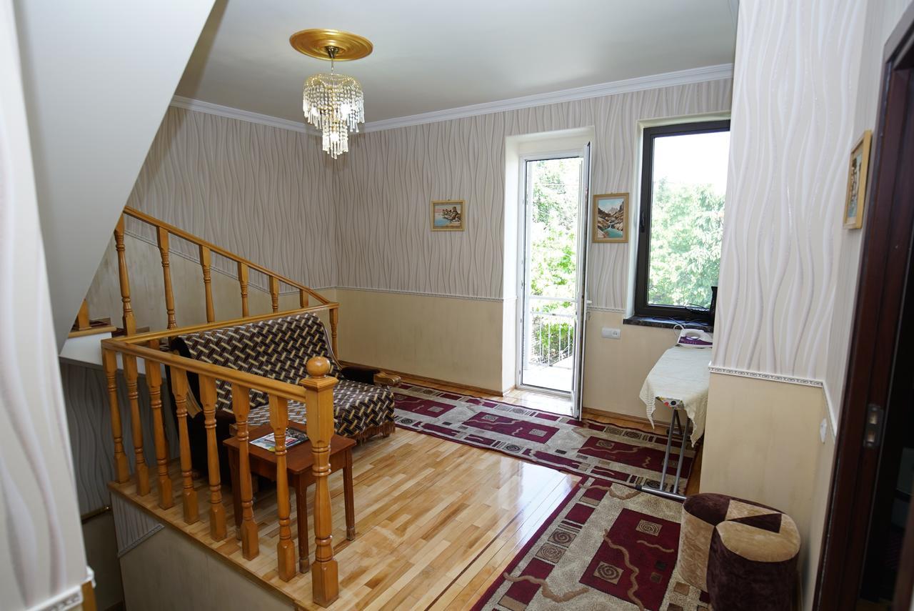 Nice House In The Heart Of The City Erivan Exterior foto