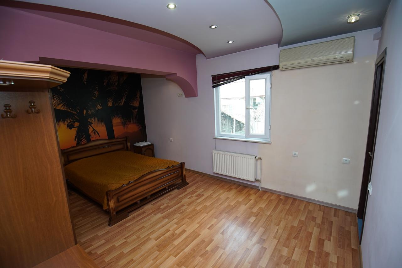 Nice House In The Heart Of The City Erivan Exterior foto