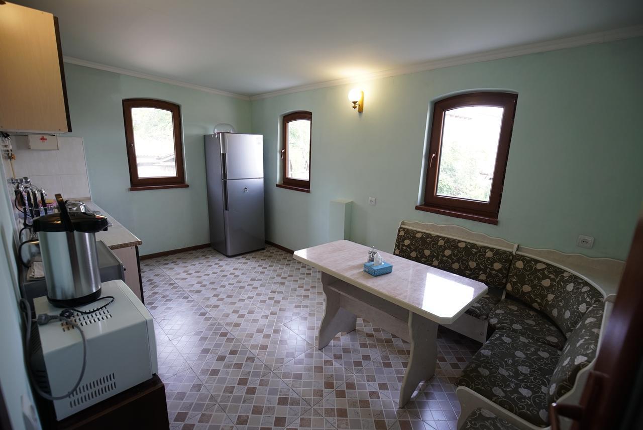 Nice House In The Heart Of The City Erivan Exterior foto